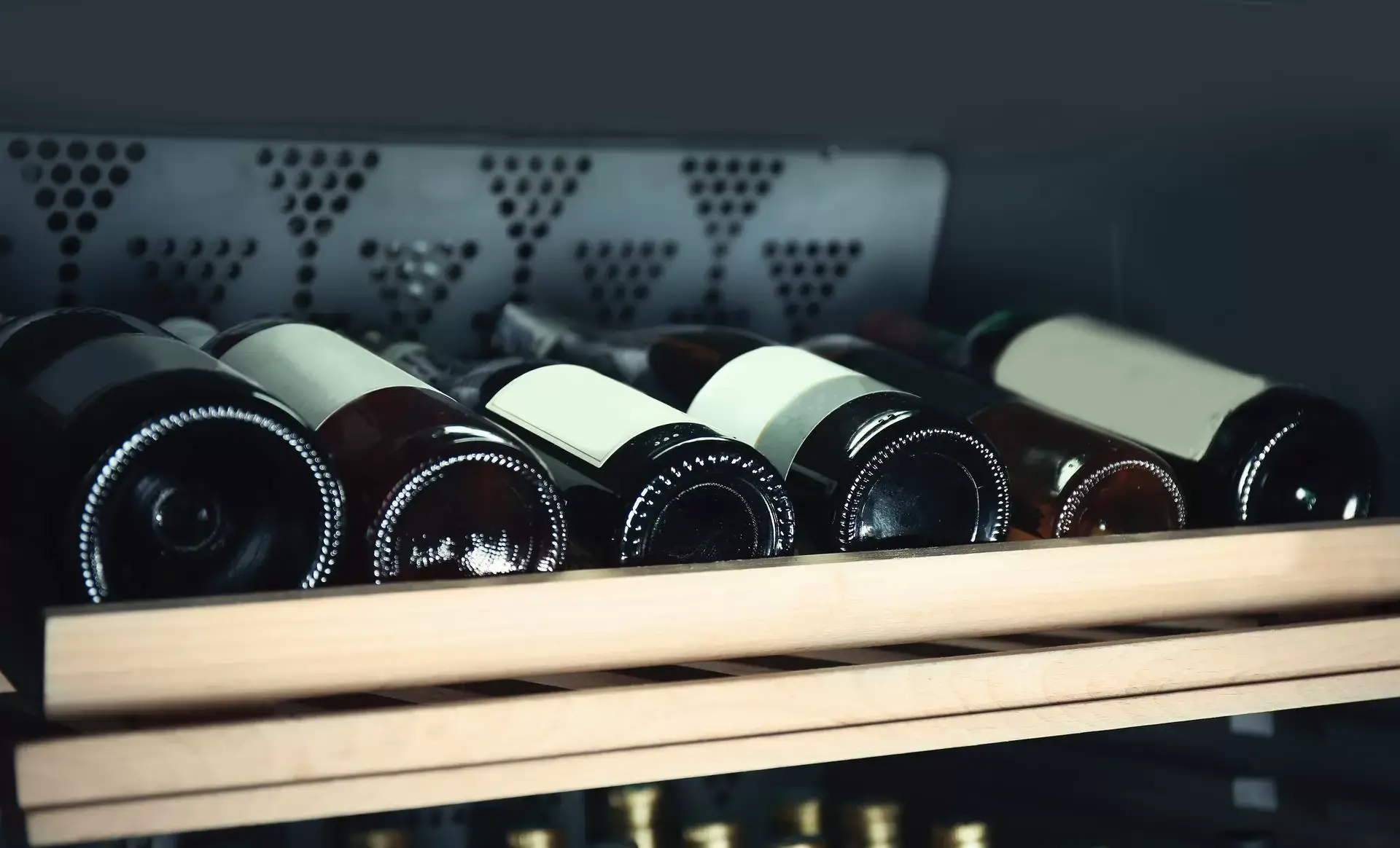 Pourquoi choisir une tire bouchon electrique pour ouvrir ses bouteilles de  vin?